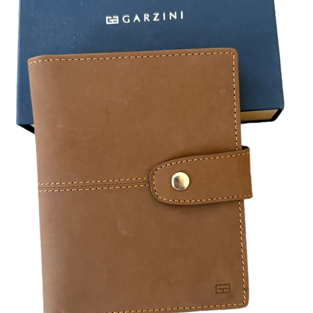 Garzini AirTag Passport Holder Camel Brown Leather RFID 7 Pockets New